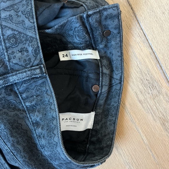 high waisted jeans shorts - Picture 4 of 4